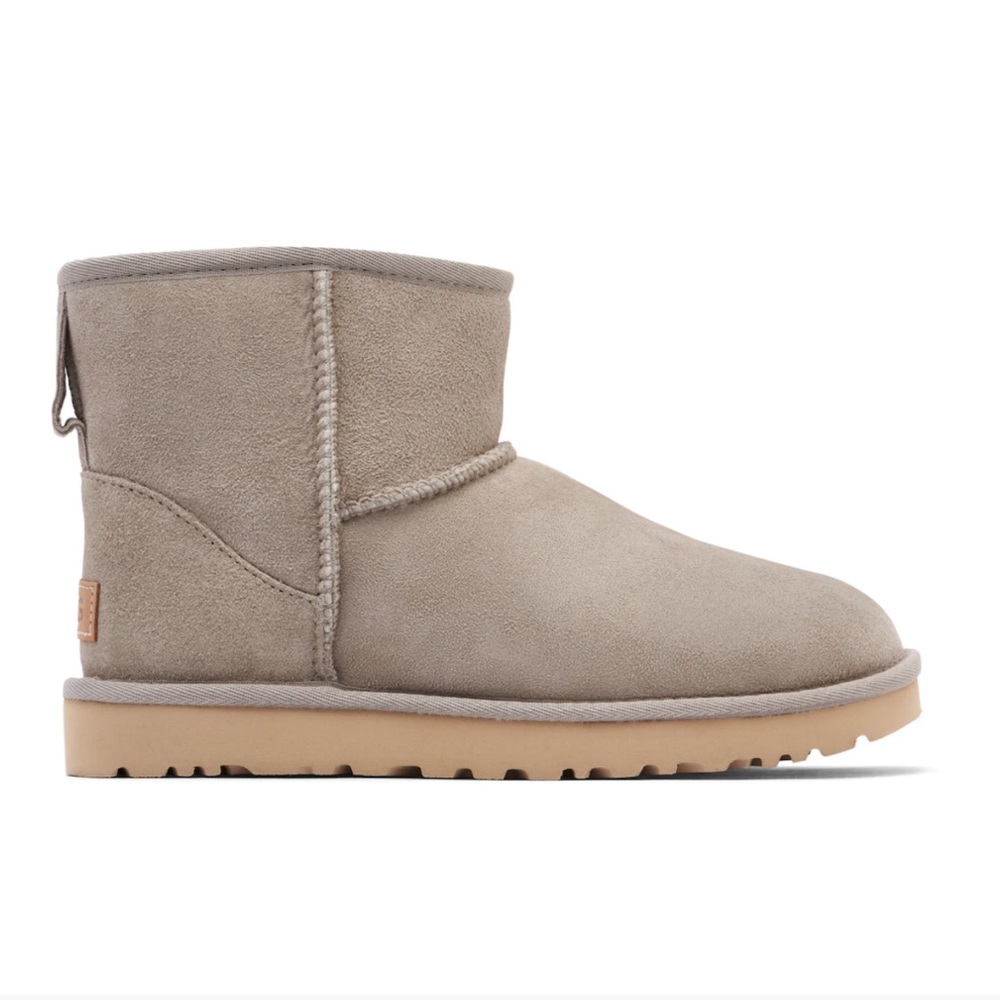 UGG MINI CLASSIC II BOOTS RARE GOAT SIZE 7 ‘ONLY ONE ☝️ LEFT’ - Picture 3 of 12